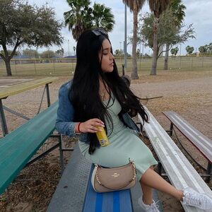 Meet your Posher, Nayzeth